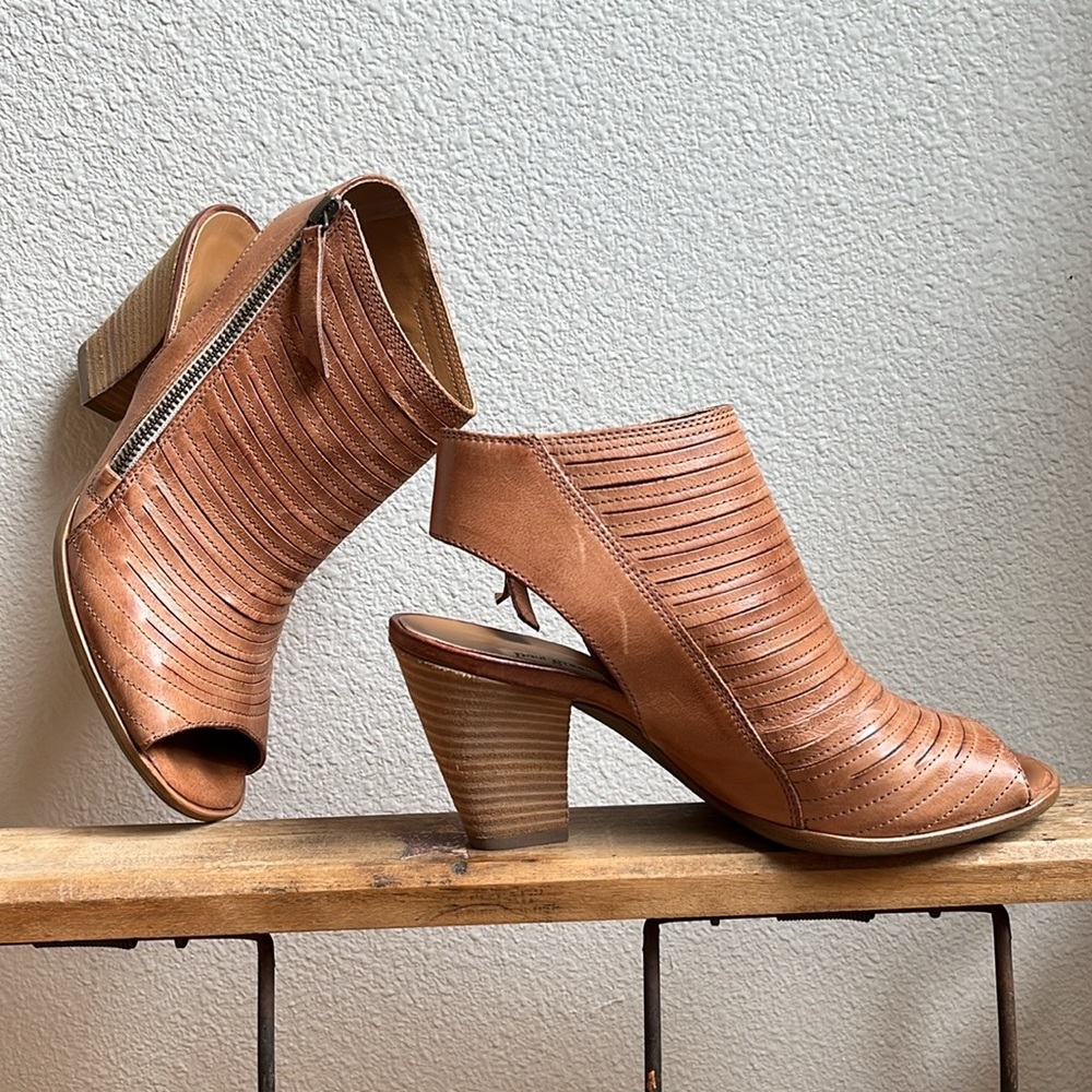 Paul Green Cayanne Leather Peep Toe Sandal